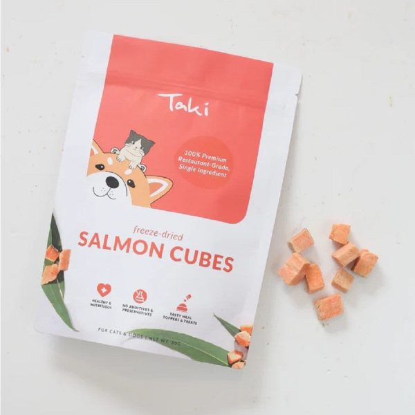 Freeze Dried Salmon Cube Treats for Dogs and Cats Supply